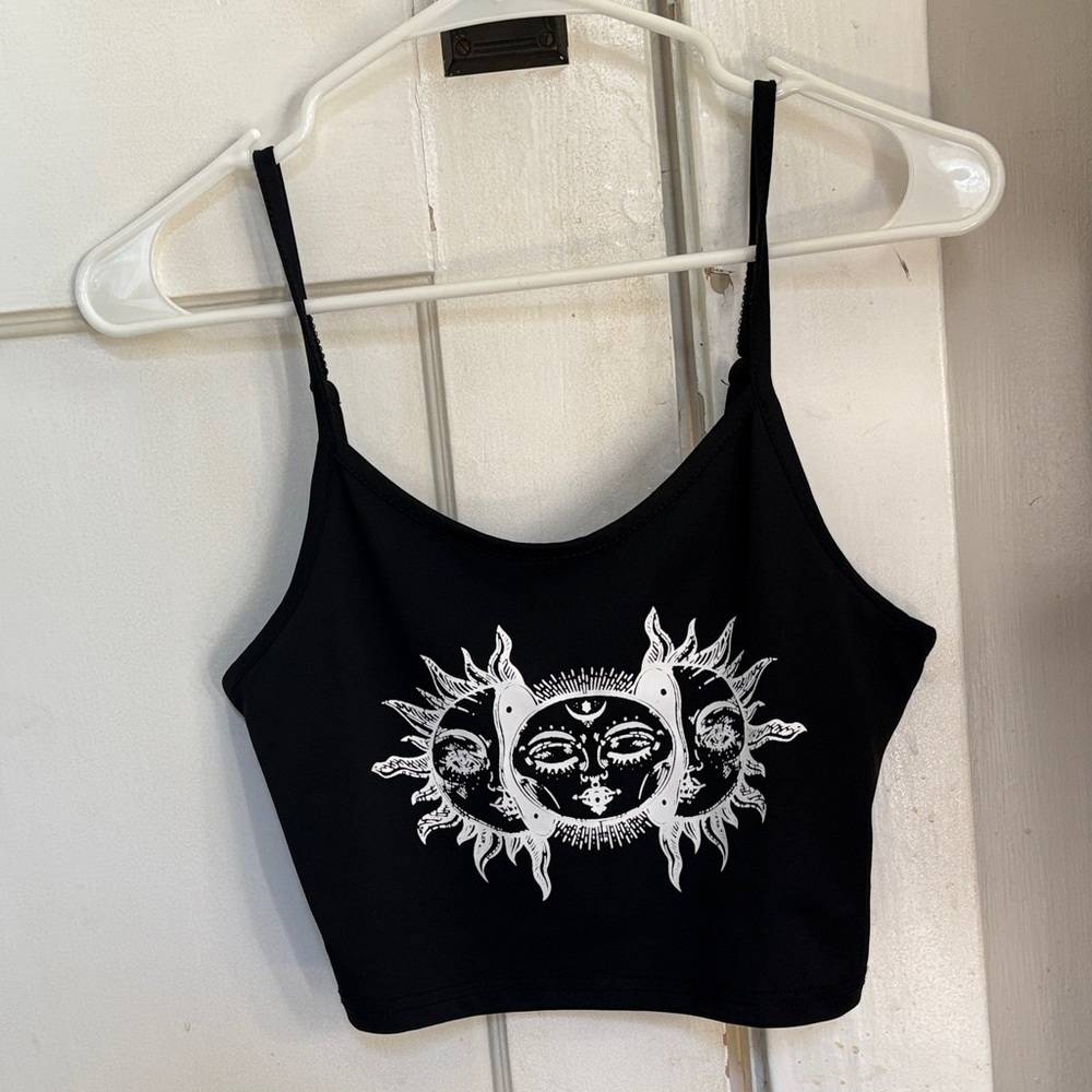 SHEIN Black Celestial Graphic Crop Top